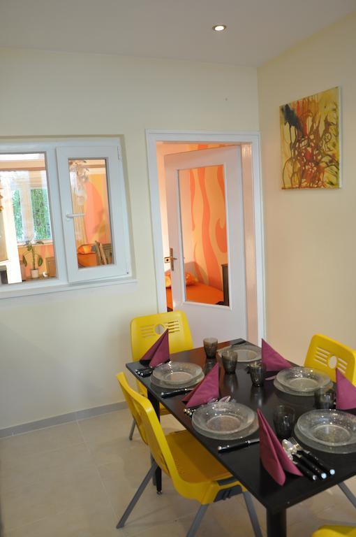Arlequin Apartment Warna Zimmer foto