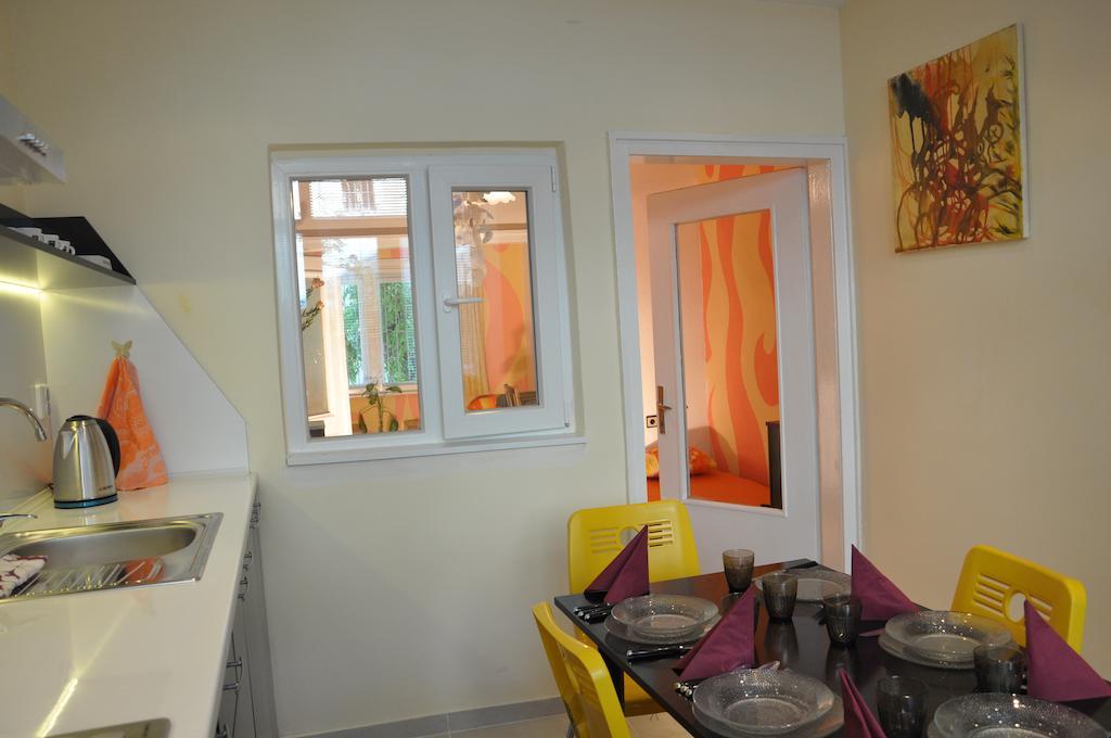Arlequin Apartment Warna Zimmer foto